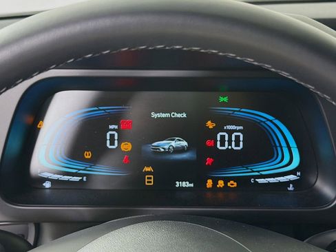 Used 2025 Hyundai Elantra Sport image 15