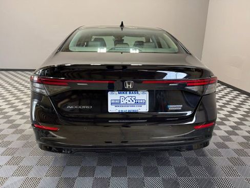 Used 2024 Honda Accord Touring image 9