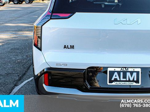 Used 2024 Kia EV9 GT-Line image 13