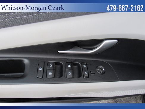 Used 2021 Hyundai Elantra Limited image 28