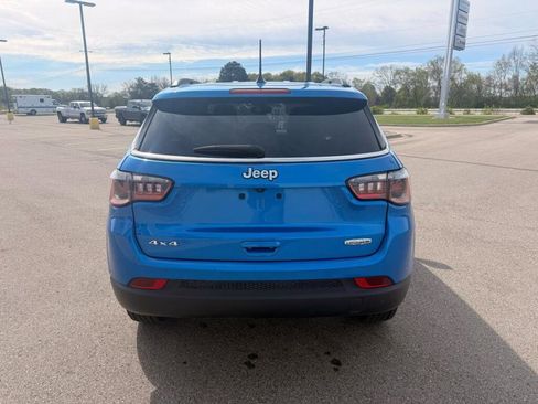Used 2023 Jeep Compass Latitude AWD/4WD image 4