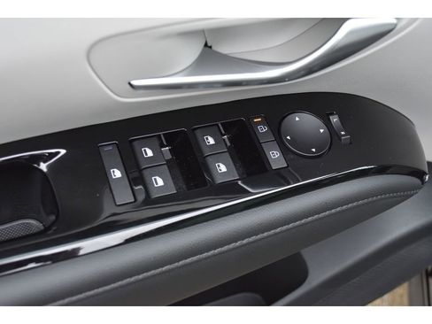 New 2025 Hyundai Tucson Limited image 18