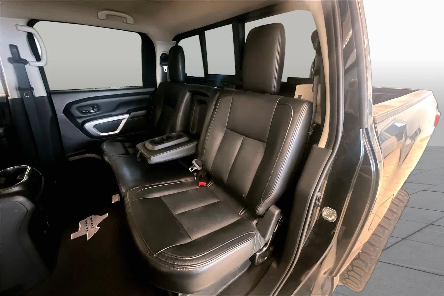Used 2019 Nissan Titan SV w/ SV Convenience Package AWD/4WD image 18