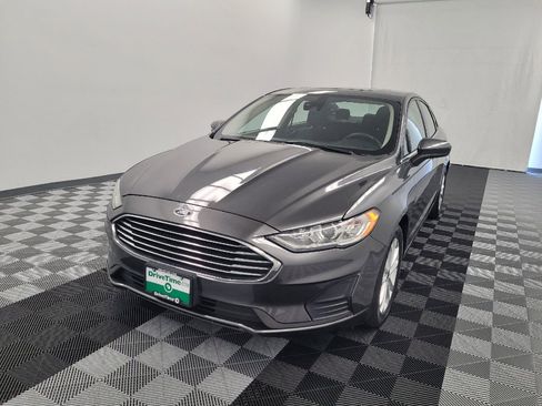 Used 2020 Ford Fusion SE FWD image 15