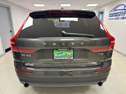 Used 2018 Volvo XC60 T5 Momentum w/ Convenience Package image 7