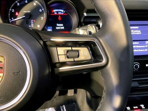 Certified 2026 Porsche Macan AWD/4WD image 28