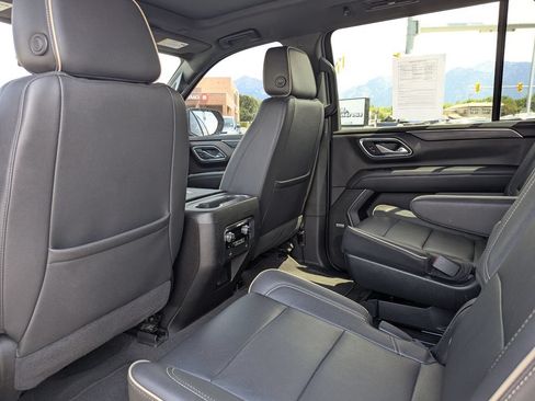 Used 2023 GMC Yukon XL SLT w/ SLT Premium Package AWD/4WD image 30