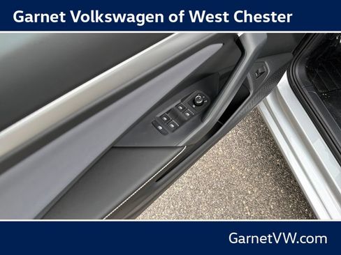 New 2026 Volkswagen Jetta SE FWD image 11
