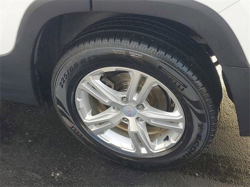 Certified 2020 GMC Terrain SLE w/ Driver Convenience Package image 7