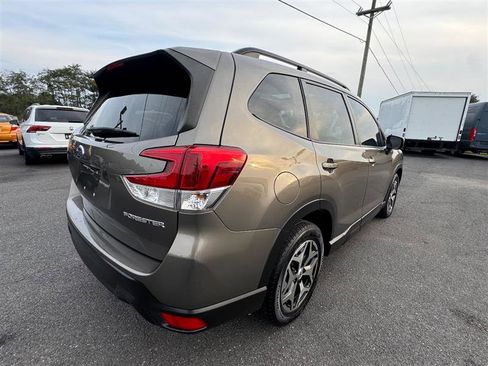 Used 2020 Subaru Forester Premium image 21
