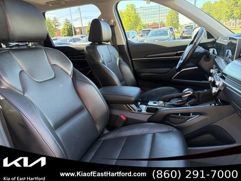 Certified 2023 Kia Telluride S w/ S Sunroof Package AWD/4WD image 11