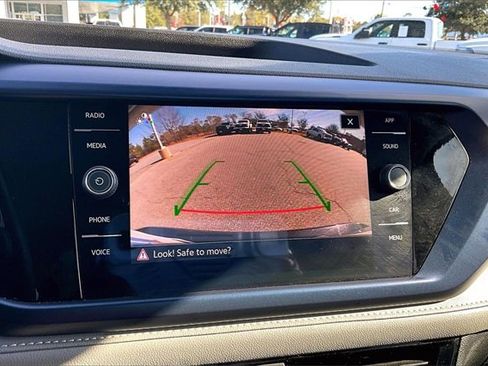 Used 2024 Volkswagen Taos SE image 14