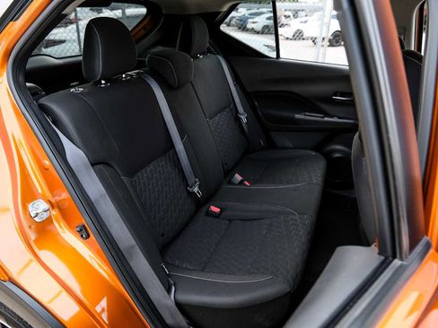 Used 2021 Nissan Kicks SV image 34