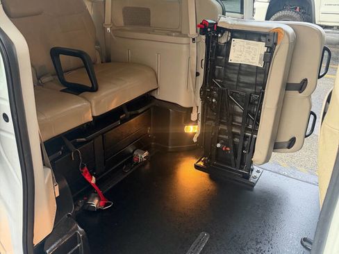 Used 2019 Dodge Grand Caravan SE w/ Power Convenience Group I FWD image 21