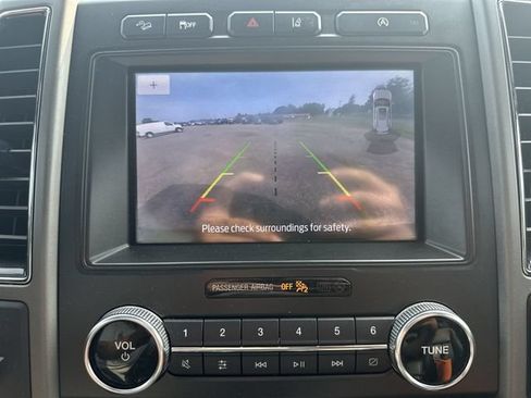 Used 2021 Ford Expedition XLT AWD/4WD image 26