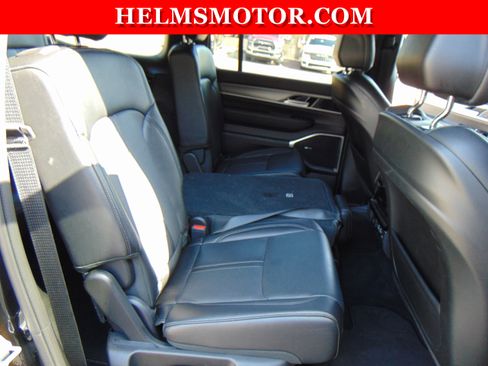 Certified 2025 Jeep Wagoneer 4WD image 33