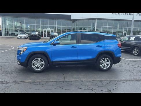 Certified 2024 GMC Terrain SLE w/ Driver Convenience Package FWD image 5