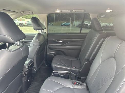 Used 2024 Toyota Grand Highlander Limited AWD/4WD image 20