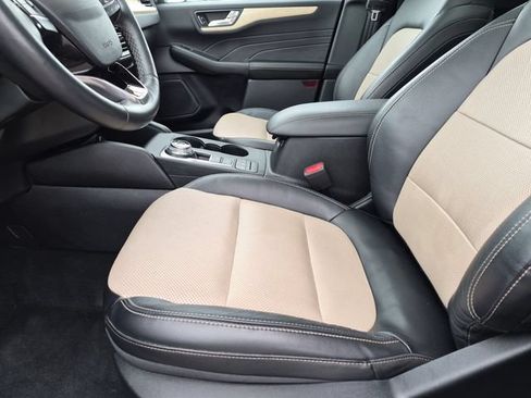 Used 2021 Ford Escape Titanium w/ Titanium Elite Package AWD/4WD image 12