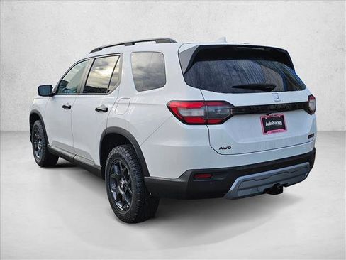 New 2025 Honda Pilot TrailSport image 3