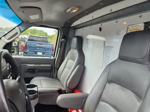 Used 2018 Ford E-350 and Econoline 350 Super Duty image 38