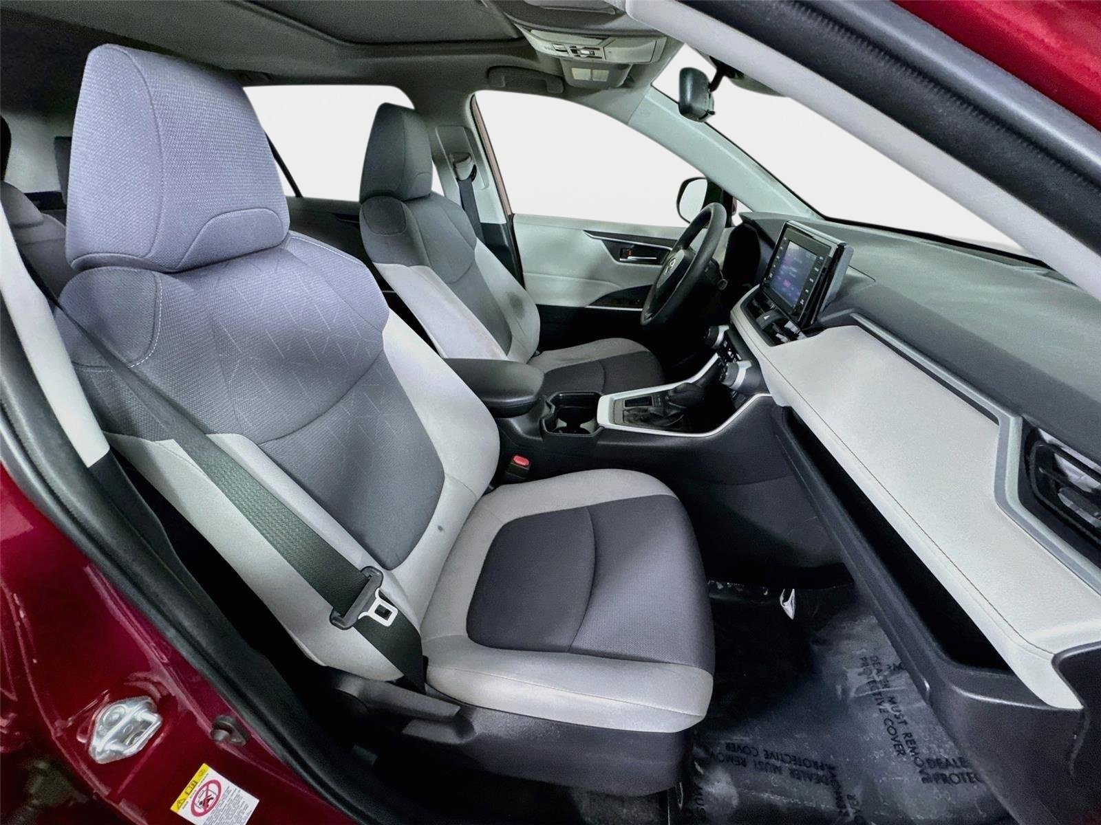 Used 2019 Toyota RAV4 XLE w/ Convenience Package FWD image 28