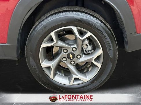 Certified 2025 Chevrolet Trax LT FWD image 29