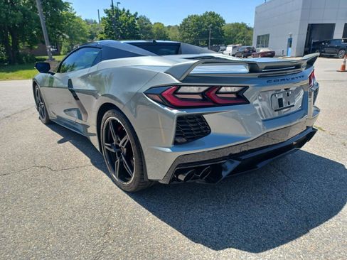 Used 2022 Chevrolet Corvette Stingray Premium Conv w/ Z51 Performance Package RWD image 5