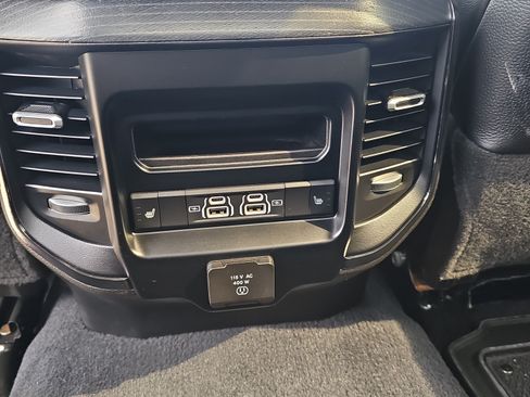 Used 2024 RAM 2500 Limited AWD/4WD image 19