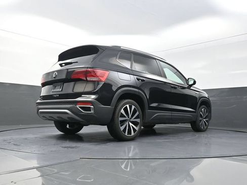 Used 2024 Volkswagen Taos SE FWD image 36
