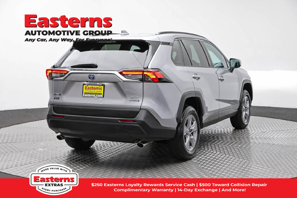 Used 2022 Toyota RAV4 XLE w/ Convenience Package AWD/4WD image 6
