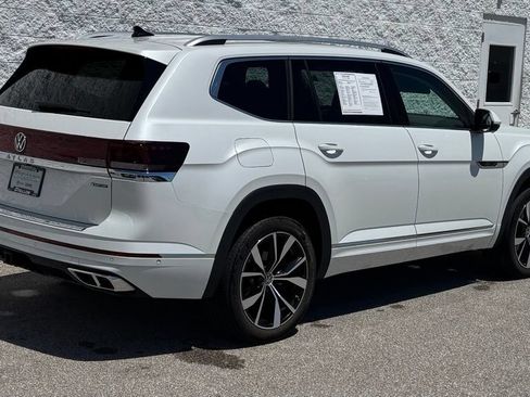 Used 2024 Volkswagen Atlas SEL Premium R-Line AWD/4WD image 4
