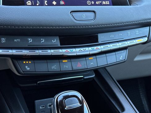 Certified 2022 Cadillac XT4 Premium Luxury w/ Enhanced Visibility Package image 22