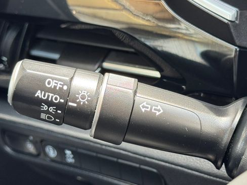 Used 2023 Acura MDX SH-AWD image 18