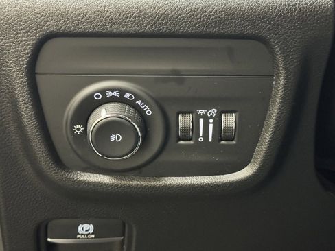 Used 2022 Jeep Grand Cherokee L Limited image 17