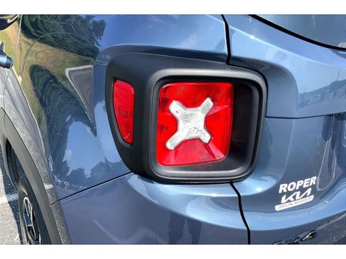 Used 2023 Jeep Renegade Trailhawk AWD/4WD image 28