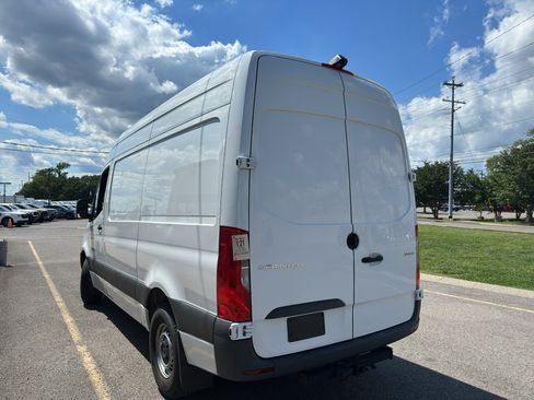 Used 2023 Mercedes-Benz Sprinter 2500 image 6