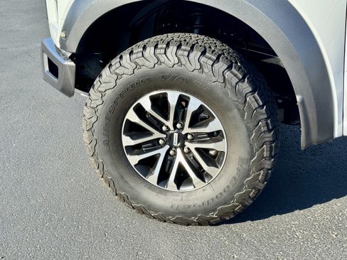 Used 2019 Ford F150 Raptor w/ Equipment Group 802A Luxury AWD/4WD image 8