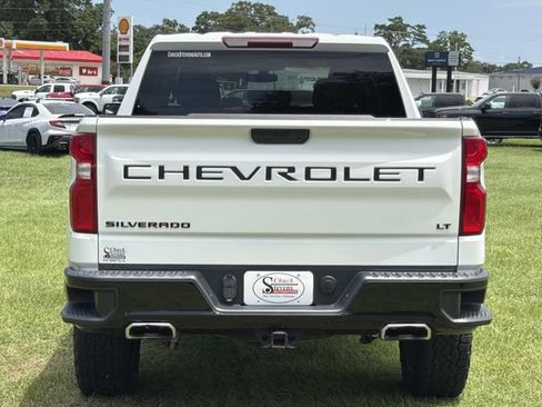 Used 2022 Chevrolet Silverado 1500 LT Trail Boss w/ Bed Protection Package AWD/4WD image 8