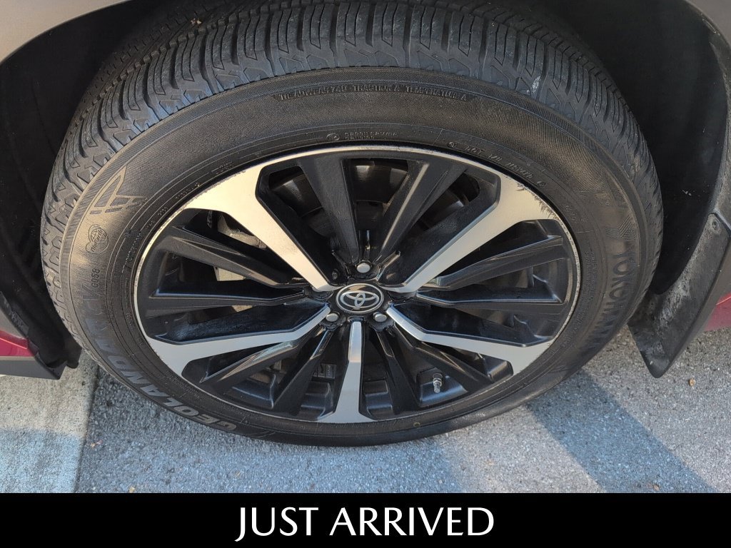 Used 2022 Toyota Highlander XSE AWD/4WD image 9