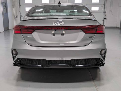 Used 2022 Kia Forte GT-Line w/ GT-Line Technology Package FWD image 9