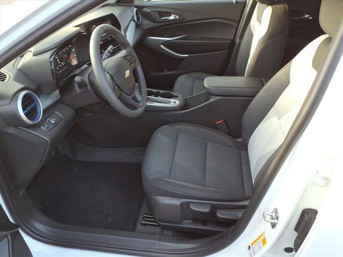 New 2026 Chevrolet Trax LS w/ LS Convenience Package image 9