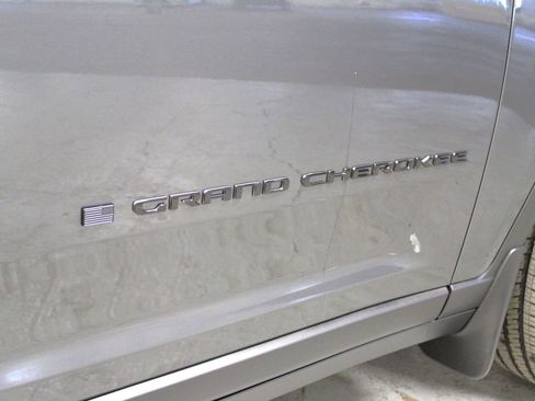 New 2025 Jeep Grand Cherokee Laredo image 37