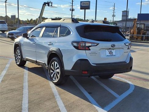 Certified 2025 Subaru Outback Premium w/ Popular Package #1A image 3