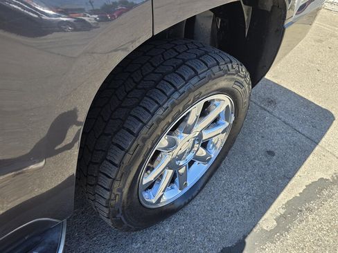 Used 2011 GMC Yukon Denali image 38