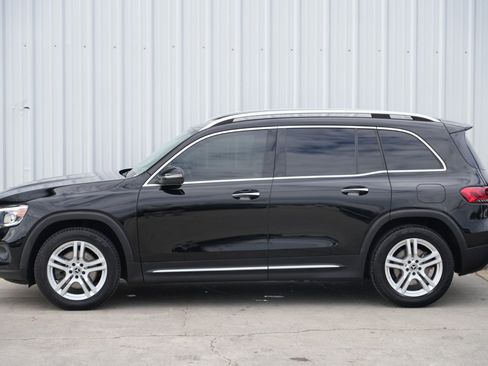 Used 2022 Mercedes-Benz GLB 250 w/ Premium Package image 49