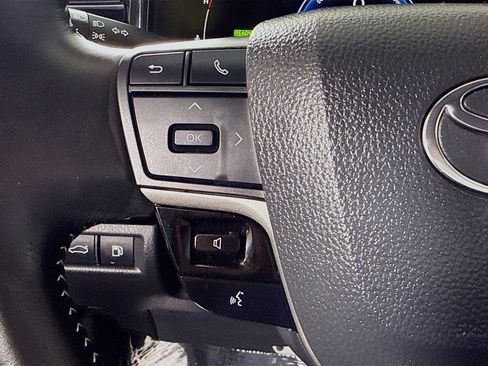 Used 2025 Toyota Camry SE FWD image 14