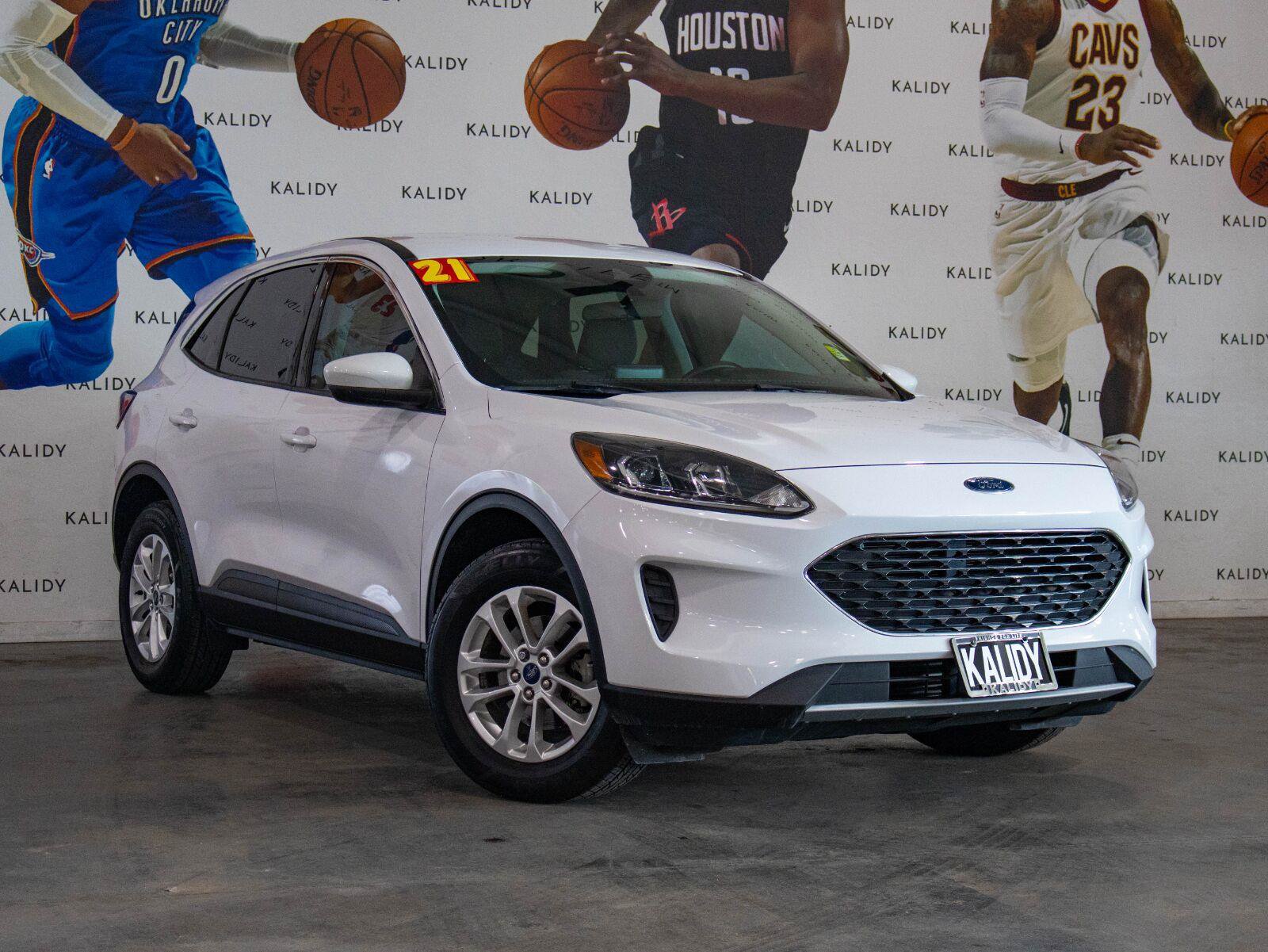 Used 2021 Ford Escape SE AWD/4WD image 2