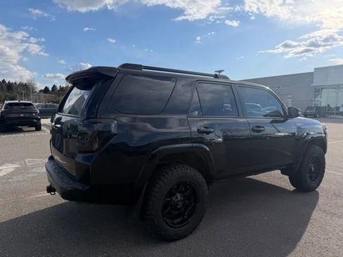 Used 2018 Toyota 4Runner SR5 Premium AWD/4WD image 4