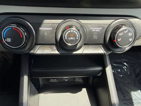 Used 2023 Kia Forte LXS w/ LXS Technology Package FWD image 25
